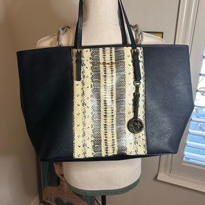 PRICE DRoP Michael Kors Jet Set Medium Ctr Stripe Python Print Tote-Black/ $328